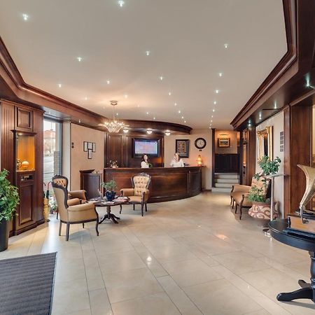 Hotel Meridian Kaloşvar Dış mekan fotoğraf