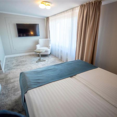 Hotel Meridian Kaloşvar Dış mekan fotoğraf