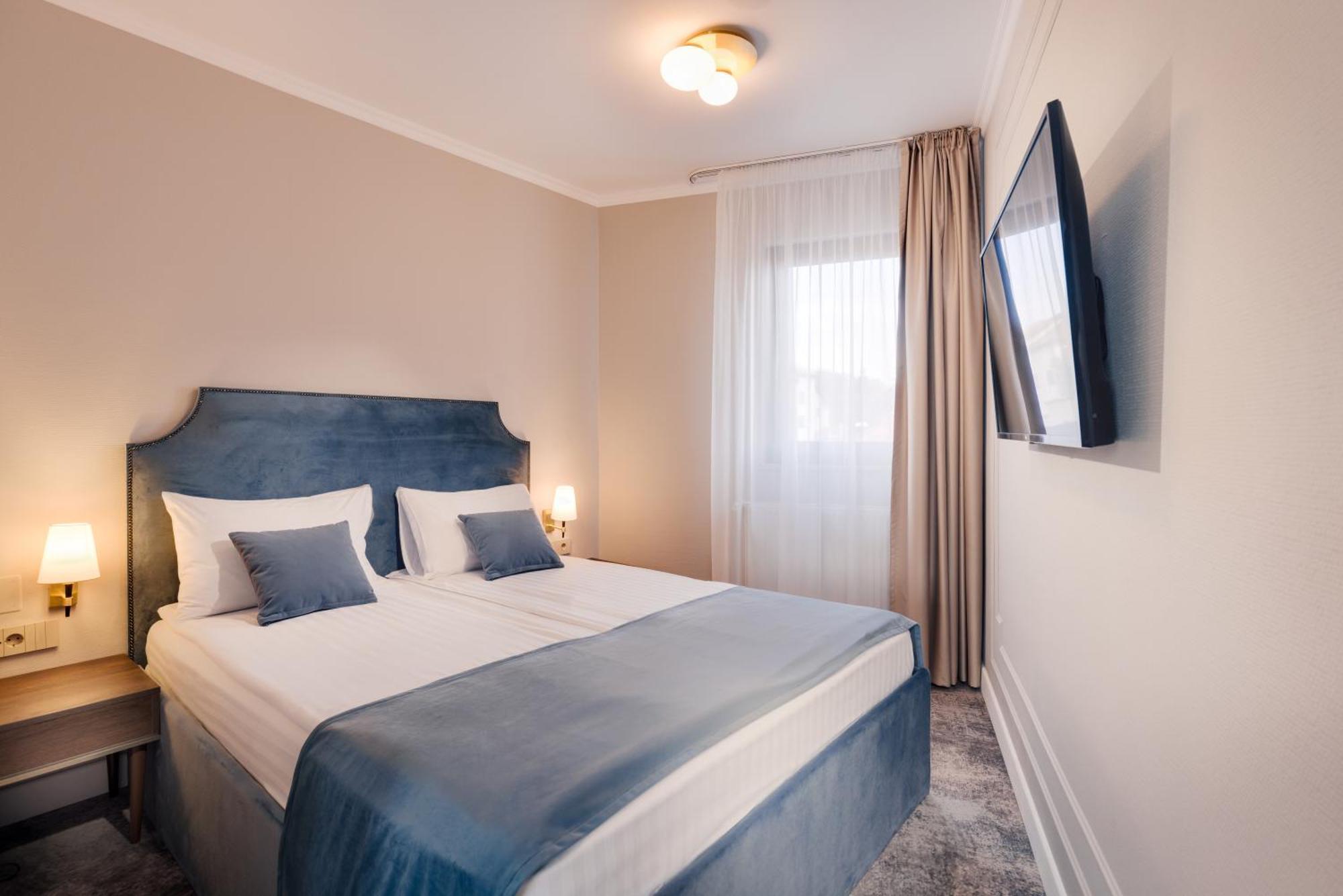 Hotel Meridian Kaloşvar Dış mekan fotoğraf