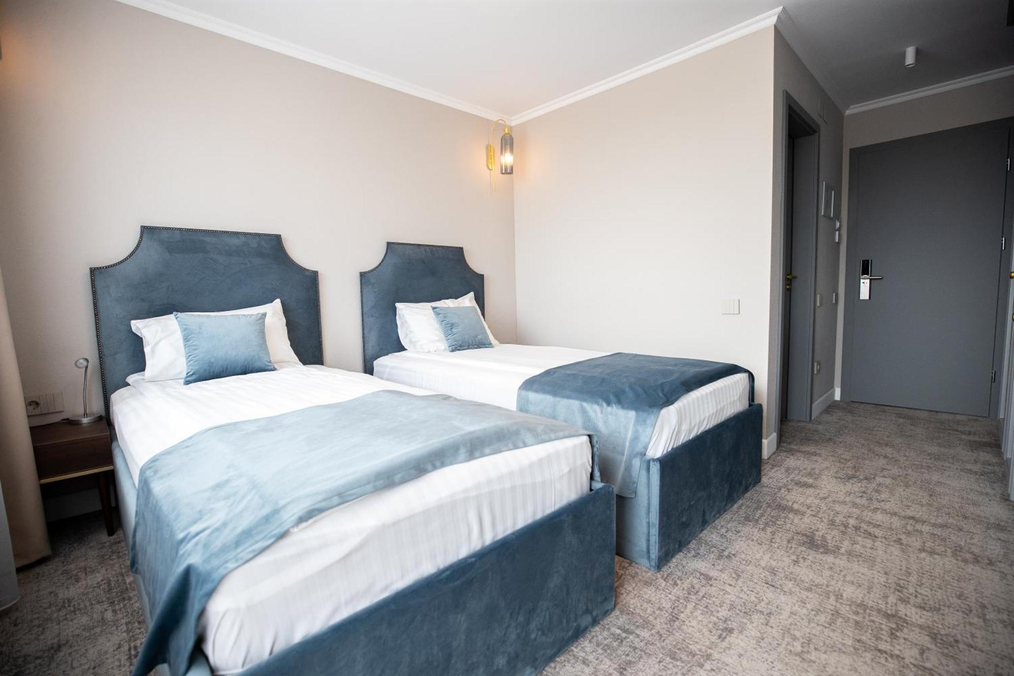 Hotel Meridian Kaloşvar Dış mekan fotoğraf