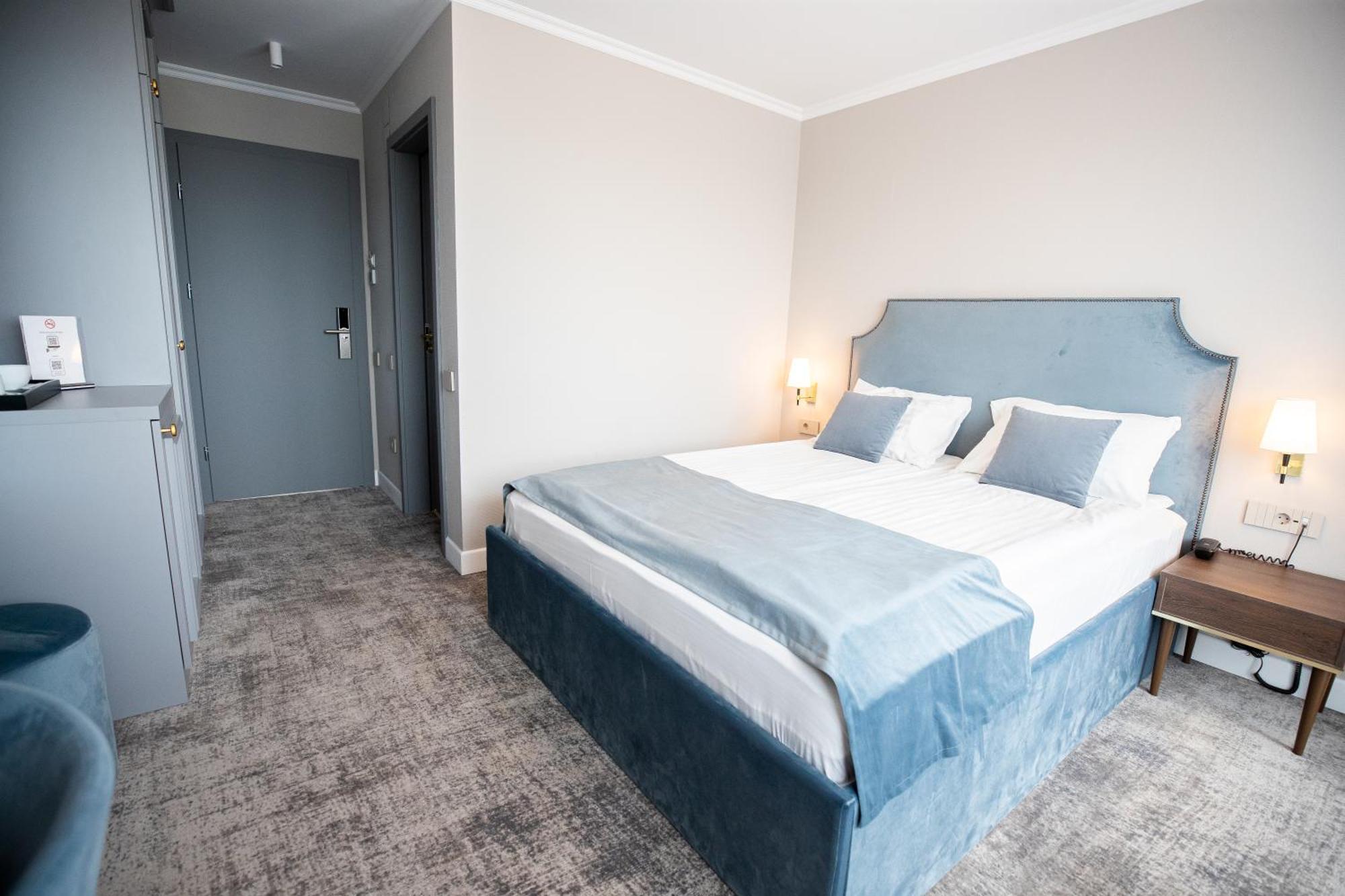 Hotel Meridian Kaloşvar Dış mekan fotoğraf