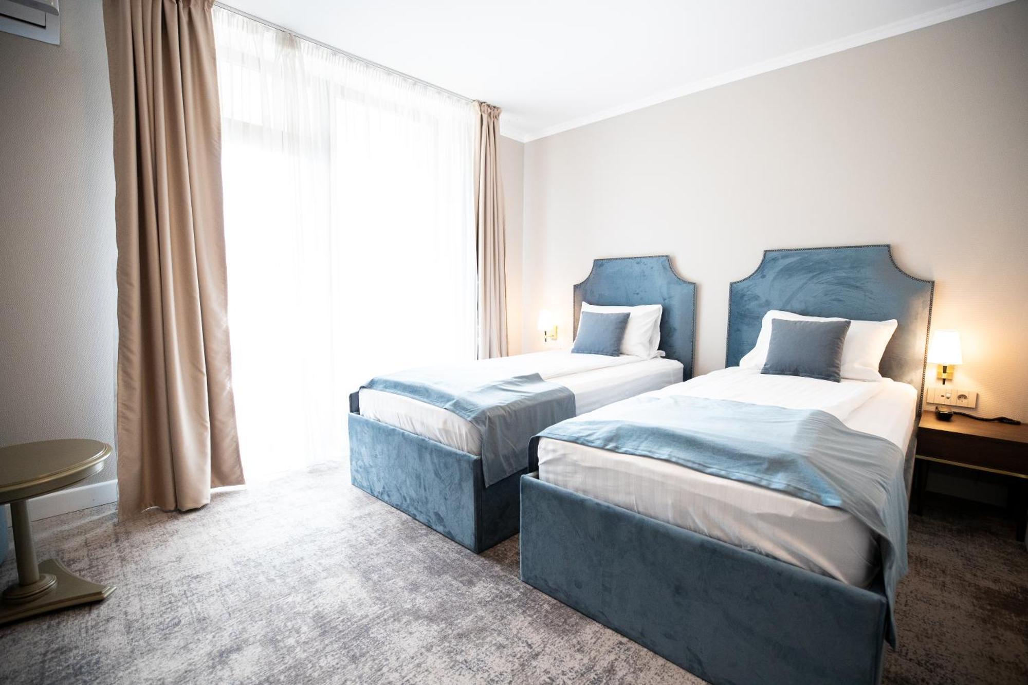 Hotel Meridian Kaloşvar Dış mekan fotoğraf