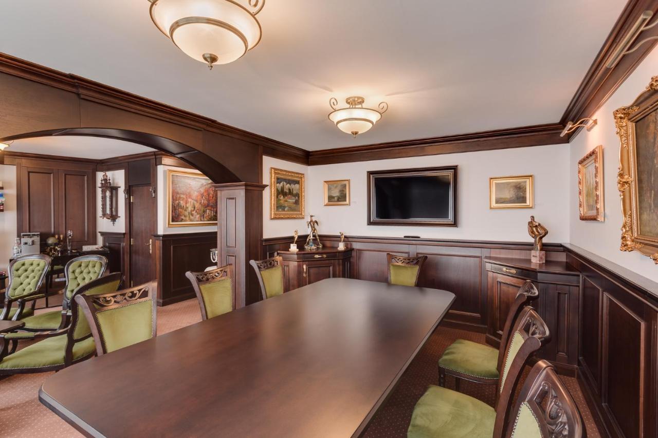 Hotel Meridian Kaloşvar Dış mekan fotoğraf